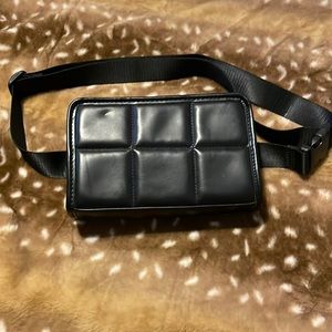 Amanda uprichard belt bag/fanny no wear or damages